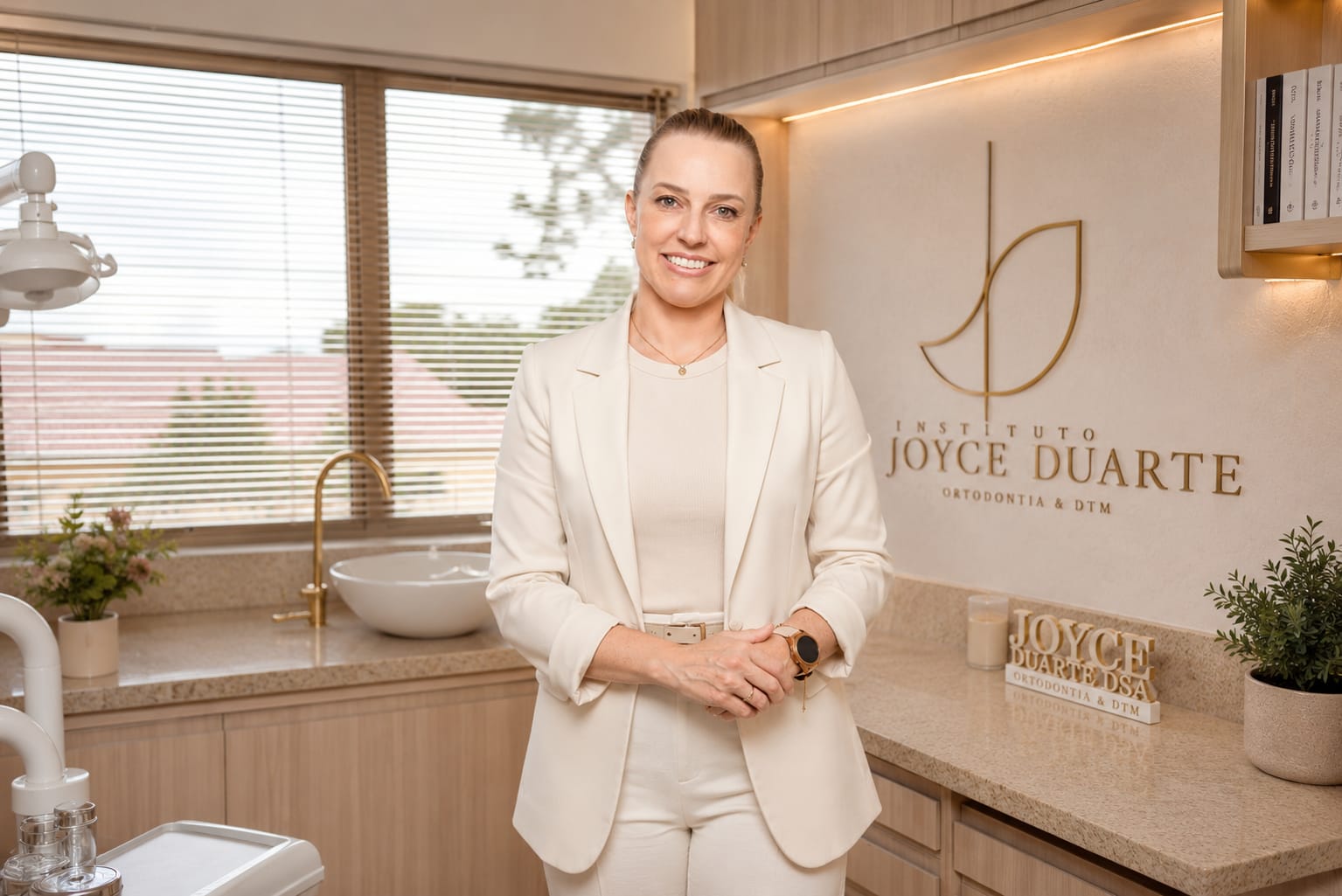 Dra. Joyce Duarte no consultório